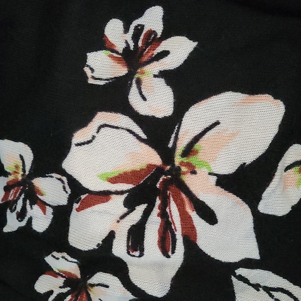 Avenue || (18/20)  Black Floral Print Open Front Sweater Cardigan - Picture 4 of 4